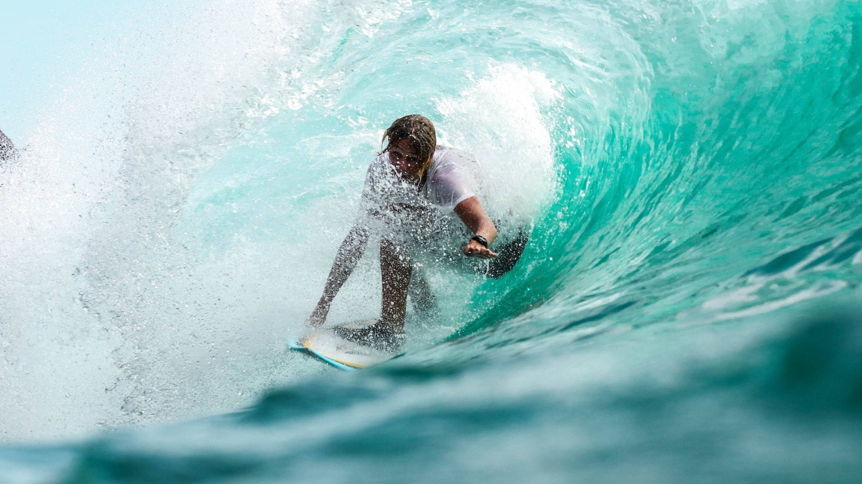 Surfeando por una ola